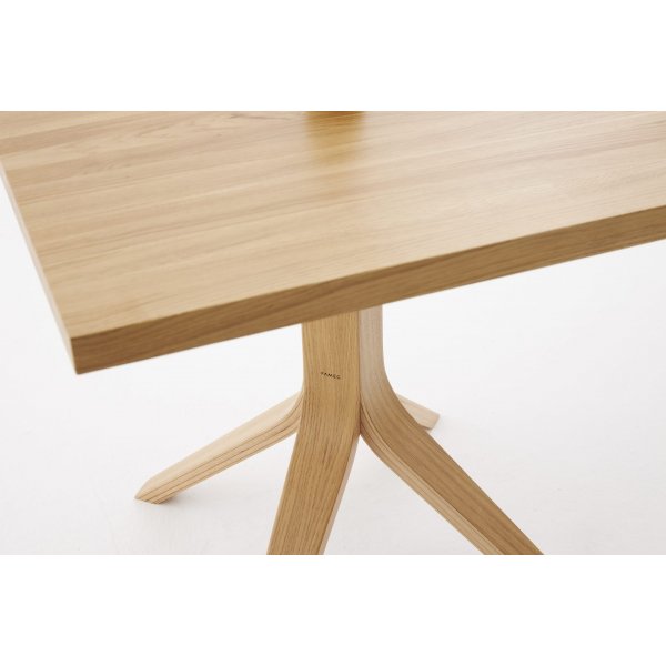 Hey Esstisch 70 x 70 cm - Beliebige Farbe Hey Esstisch 70 x 70 cm - Beliebige Farbe