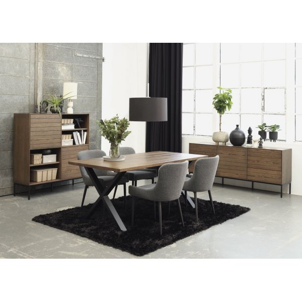 Inez Sideboard aus braun geölter Eiche - 180 cm breit Inez Sideboard aus braun geölter Eiche - 180 cm breit